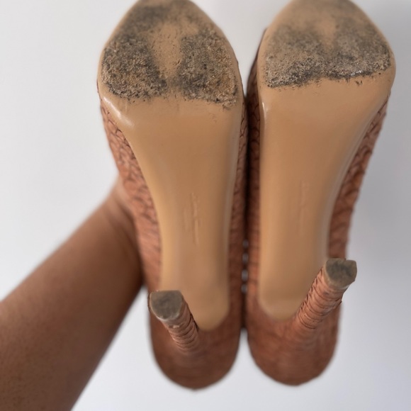 Salvatore Ferragamo Platform Pumps in size 8 - Picture 8 of 11